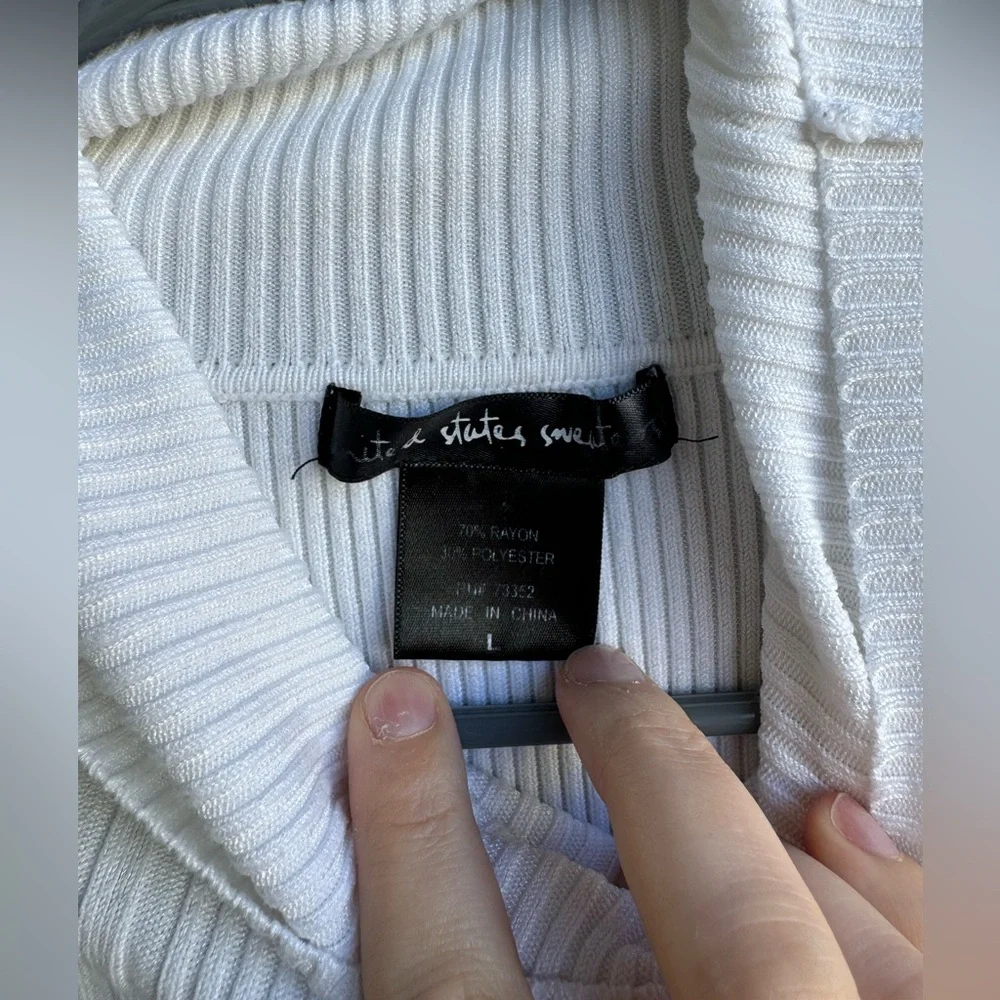 White turtleneck sweater - Picture 3 of 4